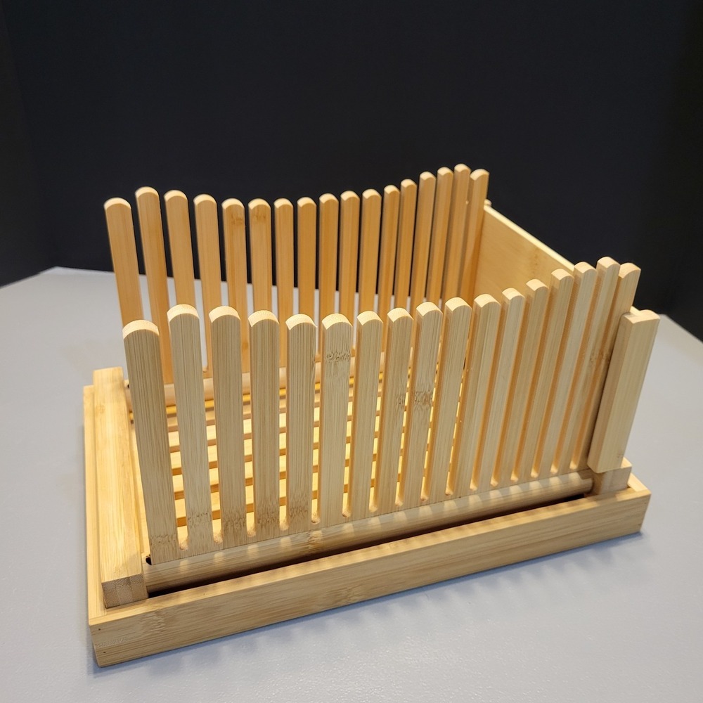 Foldable Bamboo Bread Slicing Guide